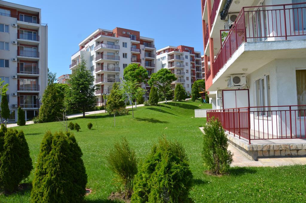 Single Private Apartments In Marina View Fort Beach Sveti Vlas Exterior foto