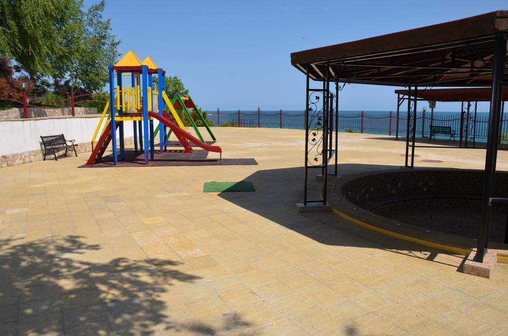 Single Private Apartments In Marina View Fort Beach Sveti Vlas Exterior foto