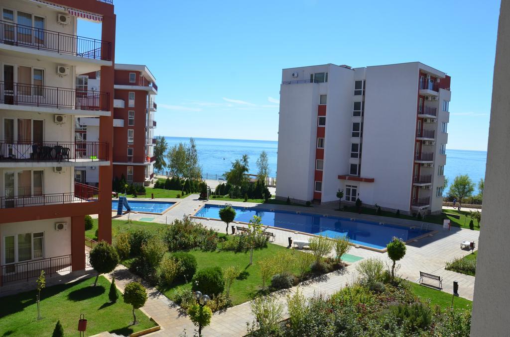 Single Private Apartments In Marina View Fort Beach Sveti Vlas Exterior foto
