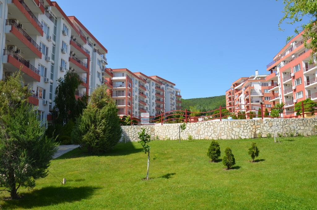 Single Private Apartments In Marina View Fort Beach Sveti Vlas Exterior foto