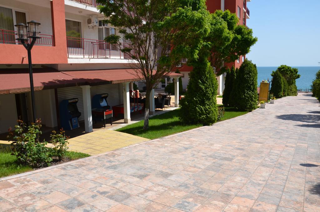 Single Private Apartments In Marina View Fort Beach Sveti Vlas Exterior foto
